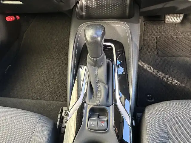 トヨタ カローラツーリング S 埼玉県 2021(令3)年 3.8万km ホワイトパールクリスタルシャイン Toyota Safety Sense/　・LDA（レーンディパーチャーアラート）/　・PCS（プリクラッシュセーフティ）/　・オートマチックハイビーム/　・レーダークルーズコントロール/純正T-Connectナビ/　BT/USB/Miracast/AppleCarPlay/AndroidAuto/バックカメラ/スポーツモード/電動パーキングブレーキ/ブレーキホールド機能/TRC（トラクションコントロール）/ビルトインETC/前後ドライブレコーダー/プッシュスタートボタン/スマートキー/純正アルミホイール/純正フロアマット