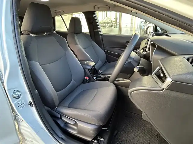 トヨタ カローラツーリング S 埼玉県 2021(令3)年 3.8万km ホワイトパールクリスタルシャイン Toyota Safety Sense/　・LDA（レーンディパーチャーアラート）/　・PCS（プリクラッシュセーフティ）/　・オートマチックハイビーム/　・レーダークルーズコントロール/純正T-Connectナビ/　BT/USB/Miracast/AppleCarPlay/AndroidAuto/バックカメラ/スポーツモード/電動パーキングブレーキ/ブレーキホールド機能/TRC（トラクションコントロール）/ビルトインETC/前後ドライブレコーダー/プッシュスタートボタン/スマートキー/純正アルミホイール/純正フロアマット