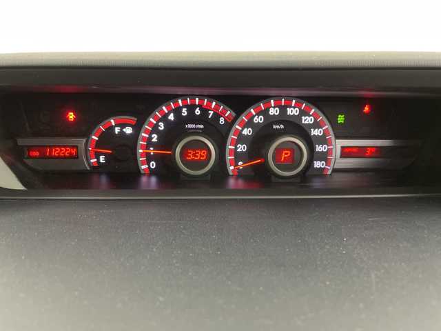 トヨタ ヴォクシー ZS 道央・札幌 2011(平23)年 11.3万km ブラック ・4WD/・寒冷地仕様/・社外HDDナビ/・CD/DVD/SD/HDD/フルセグTV/・Bluetooth接続（ハンズフリーのみ）/・片側パワースライドドア/・MTモード付AT/パドルシフト/・社外後席用モニター/・純正フロアマット/電動格納ミラー/・LEDオートライト/フォグランプ/・スマートキー