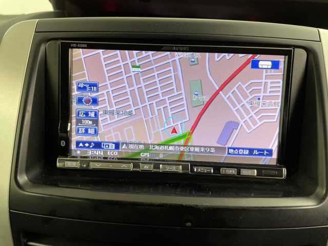 トヨタ ヴォクシー ZS 道央・札幌 2011(平23)年 11.3万km ブラック ・4WD/・寒冷地仕様/・社外HDDナビ/・CD/DVD/SD/HDD/フルセグTV/・Bluetooth接続（ハンズフリーのみ）/・片側パワースライドドア/・MTモード付AT/パドルシフト/・社外後席用モニター/・純正フロアマット/電動格納ミラー/・LEDオートライト/フォグランプ/・スマートキー