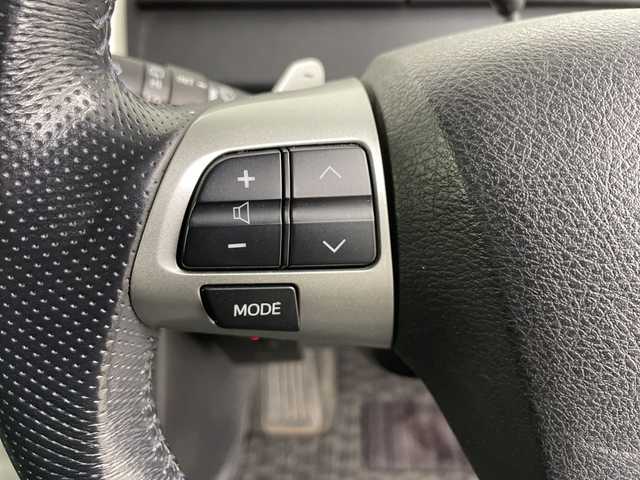 トヨタ ヴォクシー ZS 道央・札幌 2011(平23)年 11.3万km ブラック ・4WD/・寒冷地仕様/・社外HDDナビ/・CD/DVD/SD/HDD/フルセグTV/・Bluetooth接続（ハンズフリーのみ）/・片側パワースライドドア/・MTモード付AT/パドルシフト/・社外後席用モニター/・純正フロアマット/電動格納ミラー/・LEDオートライト/フォグランプ/・スマートキー