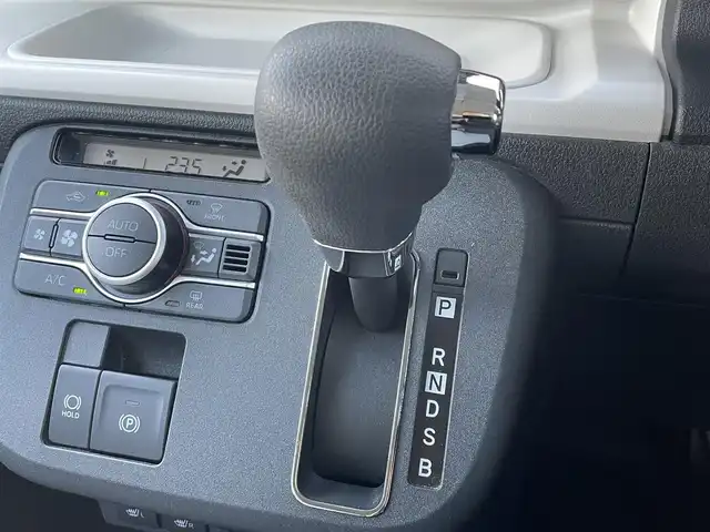 ダイハツ ムーヴ キャンバス ストライプス G ターボ 青森県 2023(令5)年 1.6万km シャイニングホワイトパール/サンドベージュメタリック 4WD/純正メモリナビ/フルセグTV/CD/DVD/BT/バックカメラ/前席シートヒーター/プッシュスタート/スマートキー/LEDヘッドライト/クルーズコントロール/プッシュスタート/両側パワースライドドア/保温機能付きカップホルダー