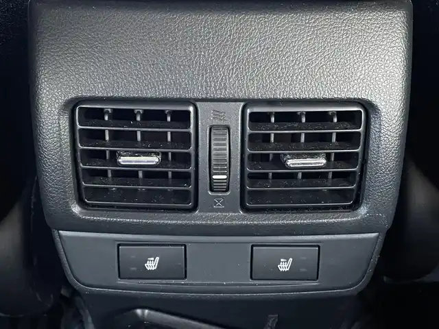 スバル アウトバック ベース 埼玉県 2016(平28)年 8.2万km タングステンM ４ＷＤ/前席シートヒーター/Ｄ席メモリー機能付パワーシート/社外７インチメモリナビ＆フルセグＴＶ/　（ＤＶＤ＆ＣＤ＆ＢＴ）/バックカメラ/ＥＴＣ/社外エンジンスターター/アイドリングストップ/衝突軽減システム/レーンキープアシスト/ブラインドスポットモニター/ダウンヒルアシスト/レーダークルーズコントロール/革巻きステアリング/電動リアゲート/ルーフレール/純正１７inアルミホイール/オートライト/ＬＥＤライト/フォグランプ/スマートキー/プッシュスタート/Ｗ＆サイド＆カーテンエアバッグ/盗難防止装置/横滑り防止装置/ＡＢＳ/ドアバイザー/フロアマット/新車保証書/取扱説明書/スマートスペアキー有