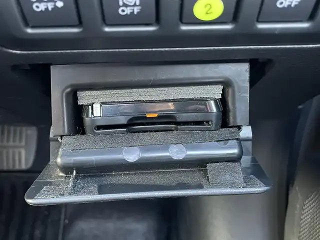 スバル アウトバック ベース 埼玉県 2016(平28)年 8.2万km タングステンM ４ＷＤ/前席シートヒーター/Ｄ席メモリー機能付パワーシート/社外７インチメモリナビ＆フルセグＴＶ/　（ＤＶＤ＆ＣＤ＆ＢＴ）/バックカメラ/ＥＴＣ/社外エンジンスターター/アイドリングストップ/衝突軽減システム/レーンキープアシスト/ブラインドスポットモニター/ダウンヒルアシスト/レーダークルーズコントロール/革巻きステアリング/電動リアゲート/ルーフレール/純正１７inアルミホイール/オートライト/ＬＥＤライト/フォグランプ/スマートキー/プッシュスタート/Ｗ＆サイド＆カーテンエアバッグ/盗難防止装置/横滑り防止装置/ＡＢＳ/ドアバイザー/フロアマット/新車保証書/取扱説明書/スマートスペアキー有