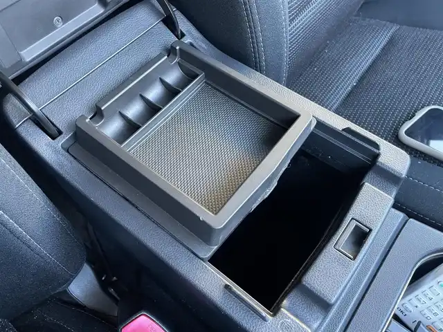 スバル アウトバック ベース 埼玉県 2016(平28)年 8.2万km タングステンM ４ＷＤ/前席シートヒーター/Ｄ席メモリー機能付パワーシート/社外７インチメモリナビ＆フルセグＴＶ/　（ＤＶＤ＆ＣＤ＆ＢＴ）/バックカメラ/ＥＴＣ/社外エンジンスターター/アイドリングストップ/衝突軽減システム/レーンキープアシスト/ブラインドスポットモニター/ダウンヒルアシスト/レーダークルーズコントロール/革巻きステアリング/電動リアゲート/ルーフレール/純正１７inアルミホイール/オートライト/ＬＥＤライト/フォグランプ/スマートキー/プッシュスタート/Ｗ＆サイド＆カーテンエアバッグ/盗難防止装置/横滑り防止装置/ＡＢＳ/ドアバイザー/フロアマット/新車保証書/取扱説明書/スマートスペアキー有