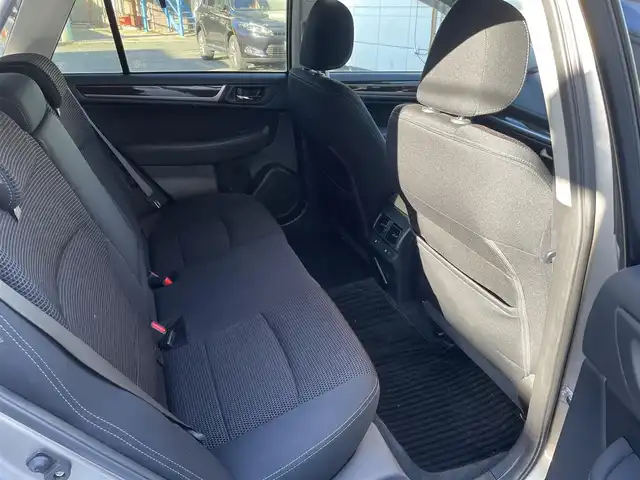 スバル アウトバック ベース 埼玉県 2016(平28)年 8.2万km タングステンM ４ＷＤ/前席シートヒーター/Ｄ席メモリー機能付パワーシート/社外７インチメモリナビ＆フルセグＴＶ/　（ＤＶＤ＆ＣＤ＆ＢＴ）/バックカメラ/ＥＴＣ/社外エンジンスターター/アイドリングストップ/衝突軽減システム/レーンキープアシスト/ブラインドスポットモニター/ダウンヒルアシスト/レーダークルーズコントロール/革巻きステアリング/電動リアゲート/ルーフレール/純正１７inアルミホイール/オートライト/ＬＥＤライト/フォグランプ/スマートキー/プッシュスタート/Ｗ＆サイド＆カーテンエアバッグ/盗難防止装置/横滑り防止装置/ＡＢＳ/ドアバイザー/フロアマット/新車保証書/取扱説明書/スマートスペアキー有