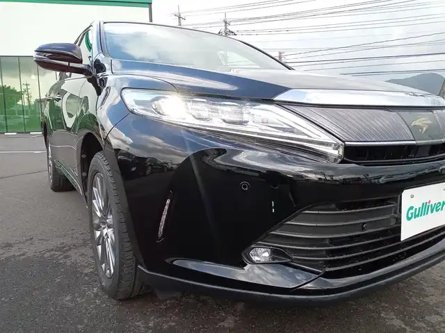トヨタ ハリアー プレミアム 福井県 2018(平30)年 6.7万km ブラック 社外9インチナビ（X9Z）/・（フルセグTV/CD/DVD/Bluetooth/USB/HDMI）/バックカメラ/Toyota Safety Sense P/レーンキープアシスト/クリアランスソナー/レーダークルーズコントロール/D席パワーシート/ETC/ドライブレコーダー/オートブレーキホールド/ステアリングリモコン/オートLEDヘッドライト/電動格納ウィンカーミラー/オートマチックハイビーム/純正18インチAW