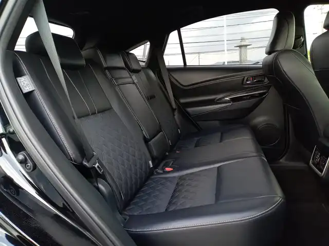 トヨタ ハリアー プレミアム 福井県 2018(平30)年 6.7万km ブラック 社外9インチナビ（X9Z）/・（フルセグTV/CD/DVD/Bluetooth/USB/HDMI）/バックカメラ/Toyota Safety Sense P/レーンキープアシスト/クリアランスソナー/レーダークルーズコントロール/D席パワーシート/ETC/ドライブレコーダー/オートブレーキホールド/ステアリングリモコン/オートLEDヘッドライト/電動格納ウィンカーミラー/オートマチックハイビーム/純正18インチAW