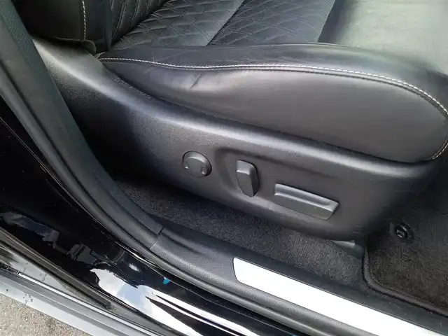 トヨタ ハリアー プレミアム 福井県 2018(平30)年 6.7万km ブラック 社外9インチナビ（X9Z）/・（フルセグTV/CD/DVD/Bluetooth/USB/HDMI）/バックカメラ/Toyota Safety Sense P/レーンキープアシスト/クリアランスソナー/レーダークルーズコントロール/D席パワーシート/ETC/ドライブレコーダー/オートブレーキホールド/ステアリングリモコン/オートLEDヘッドライト/電動格納ウィンカーミラー/オートマチックハイビーム/純正18インチAW