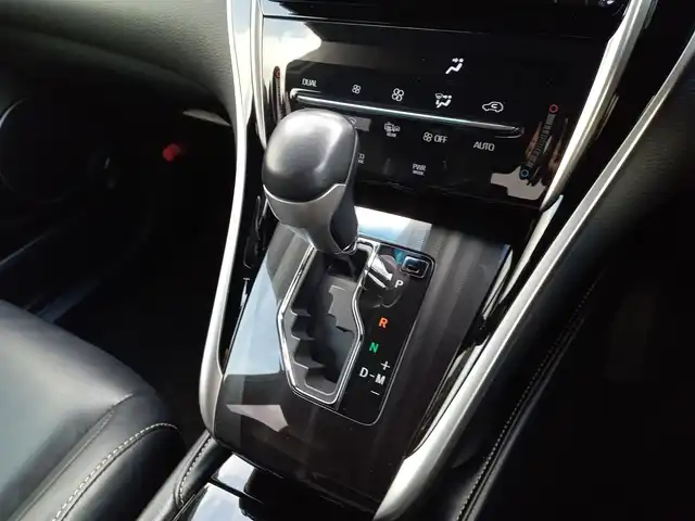 トヨタ ハリアー プレミアム 福井県 2018(平30)年 6.7万km ブラック 社外9インチナビ（X9Z）/・（フルセグTV/CD/DVD/Bluetooth/USB/HDMI）/バックカメラ/Toyota Safety Sense P/レーンキープアシスト/クリアランスソナー/レーダークルーズコントロール/D席パワーシート/ETC/ドライブレコーダー/オートブレーキホールド/ステアリングリモコン/オートLEDヘッドライト/電動格納ウィンカーミラー/オートマチックハイビーム/純正18インチAW