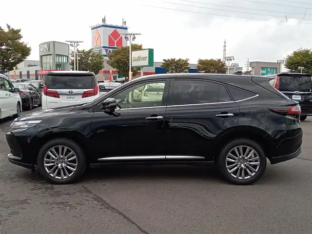 トヨタ ハリアー プレミアム 福井県 2018(平30)年 6.7万km ブラック 社外9インチナビ（X9Z）/・（フルセグTV/CD/DVD/Bluetooth/USB/HDMI）/バックカメラ/Toyota Safety Sense P/レーンキープアシスト/クリアランスソナー/レーダークルーズコントロール/D席パワーシート/ETC/ドライブレコーダー/オートブレーキホールド/ステアリングリモコン/オートLEDヘッドライト/電動格納ウィンカーミラー/オートマチックハイビーム/純正18インチAW