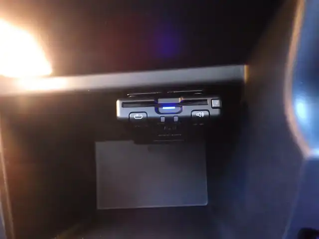 ルノー ルノー カングー インテンス 千葉県 2023(令5)年 3.7万km オレンジ ブラインドスポットモニター/レーンキープアシスト/クルーズコントロール/ディスプレイオーディオ/【Bluetooth接続】/バックカメラ/ドライブレコーダー（前後撮影）/ハーフレザーシート/ETC（2.0）/LEDヘッドライト/フォグライト/ウインカーミラー/リアコーナーセンサー/純正17インチアルミホイル/サイド/カーテンエアバッグ/スマートキー