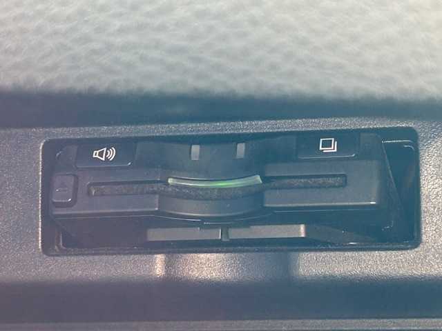 トヨタ ハリアー プレミアム 愛媛県 2015(平27)年 7.5万km ブラック 純正ナビ/フルセグTV/バックカメラ/モデリスタエアロ/モデリスタグリル/前方ドラレコ/ETC/電動リアゲート/ハーフレザーシート/パワーシート/LEDヘッドライト/オートライト/オートハイビーム/純正AW/純正フロアマット/クルコン/スマートキー/プッシュスタート