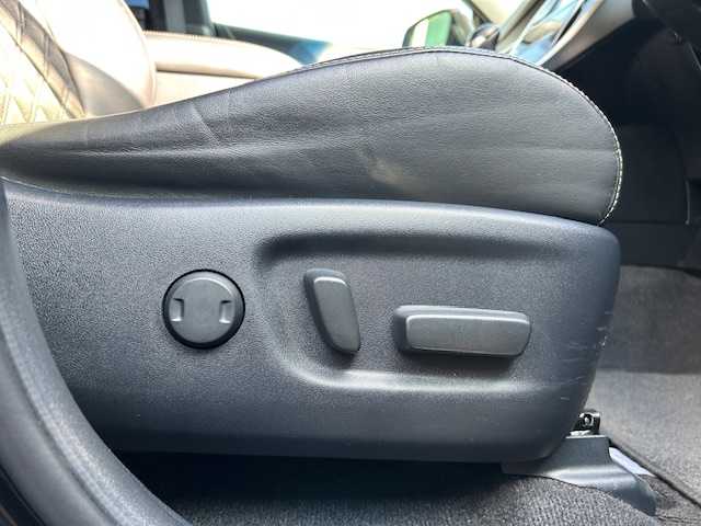 トヨタ ハリアー プレミアム 愛媛県 2015(平27)年 7.5万km ブラック 純正ナビ/フルセグTV/バックカメラ/モデリスタエアロ/モデリスタグリル/前方ドラレコ/ETC/電動リアゲート/ハーフレザーシート/パワーシート/LEDヘッドライト/オートライト/オートハイビーム/純正AW/純正フロアマット/クルコン/スマートキー/プッシュスタート