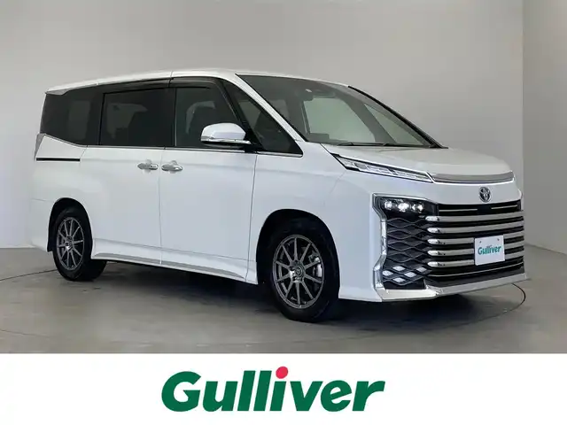 トヨタ ヴォクシー ハイブリッド S－Z 埼玉県 2023(令5)年 3.5万km ホワイトパールクリスタルシャイン 純正１０．５インチディスプレイオーディオ　フリップダウンモニター　バックカメラ　ユニバーサルステップ　ＤＶＤ再生　三眼ＬＥＤ　ビルトインＥＴＣ２．０　前後ドラレコ　デジタルインナーミラー　ＡＣ１００Ｖ