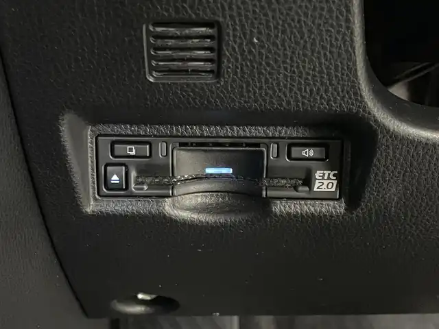 トヨタ ヴォクシー ハイブリッド S－Z 埼玉県 2023(令5)年 3.5万km ホワイトパールクリスタルシャイン 純正１０．５インチディスプレイオーディオ　フリップダウンモニター　バックカメラ　ユニバーサルステップ　ＤＶＤ再生　三眼ＬＥＤ　ビルトインＥＴＣ２．０　前後ドラレコ　デジタルインナーミラー　ＡＣ１００Ｖ