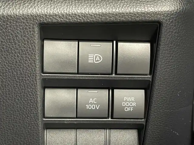 トヨタ ヴォクシー ハイブリッド S－Z 埼玉県 2023(令5)年 3.5万km ホワイトパールクリスタルシャイン 純正１０．５インチディスプレイオーディオ　フリップダウンモニター　バックカメラ　ユニバーサルステップ　ＤＶＤ再生　三眼ＬＥＤ　ビルトインＥＴＣ２．０　前後ドラレコ　デジタルインナーミラー　ＡＣ１００Ｖ