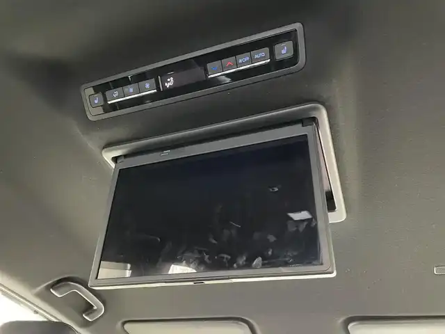 トヨタ ヴォクシー ハイブリッド S－Z 埼玉県 2023(令5)年 3.5万km ホワイトパールクリスタルシャイン 純正１０．５インチディスプレイオーディオ　フリップダウンモニター　バックカメラ　ユニバーサルステップ　ＤＶＤ再生　三眼ＬＥＤ　ビルトインＥＴＣ２．０　前後ドラレコ　デジタルインナーミラー　ＡＣ１００Ｖ