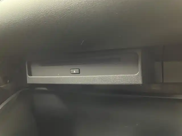 トヨタ ヴォクシー ハイブリッド S－Z 埼玉県 2023(令5)年 3.5万km ホワイトパールクリスタルシャイン 純正１０．５インチディスプレイオーディオ　フリップダウンモニター　バックカメラ　ユニバーサルステップ　ＤＶＤ再生　三眼ＬＥＤ　ビルトインＥＴＣ２．０　前後ドラレコ　デジタルインナーミラー　ＡＣ１００Ｖ