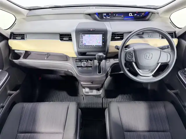 ホンダ フリード G 大阪府 2018(平30)年 4万km ルナシルバーM 純正ナビＴＶ　ＣＤ／Ｂｌｕｅｔｏｏｔｈ接続　バックカメラ　ＥＴＣ　ドライブレコーダー　片側パワスラ　アイドリングストップ　ハロゲンヘッドライト　スマートキー　プッシュスタート　ウォークスルー　禁煙車