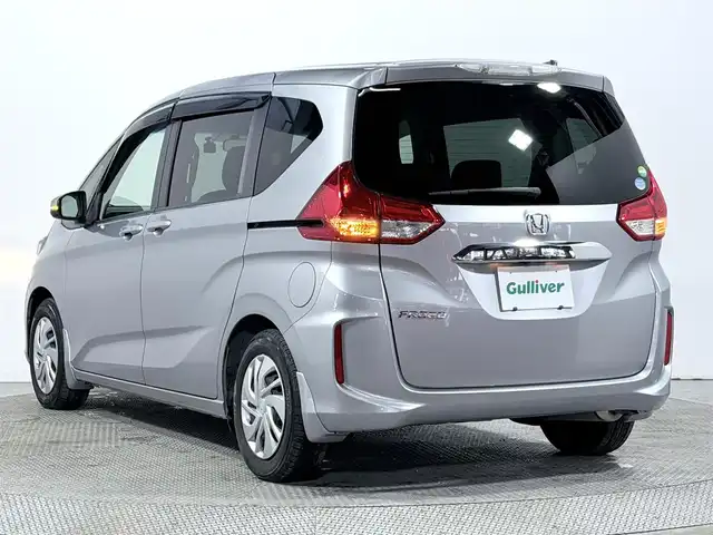 ホンダ フリード G 大阪府 2018(平30)年 4万km ルナシルバーM 純正ナビＴＶ　ＣＤ／Ｂｌｕｅｔｏｏｔｈ接続　バックカメラ　ＥＴＣ　ドライブレコーダー　片側パワスラ　アイドリングストップ　ハロゲンヘッドライト　スマートキー　プッシュスタート　ウォークスルー　禁煙車