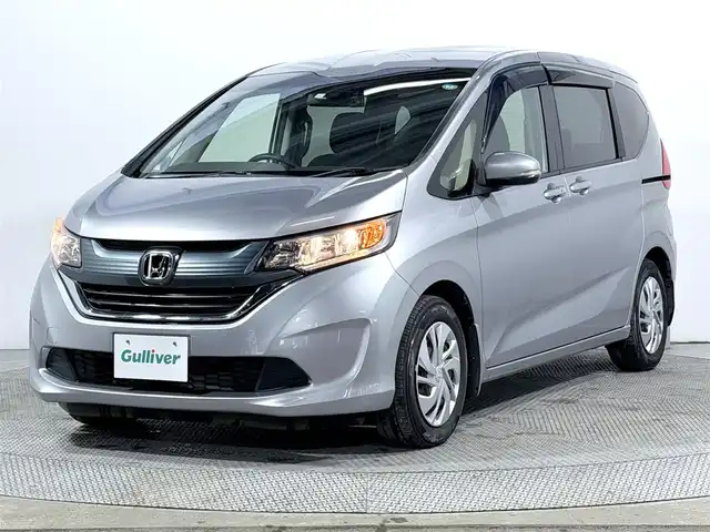 ホンダ フリード G 大阪府 2018(平30)年 4万km ルナシルバーM 純正ナビＴＶ　ＣＤ／Ｂｌｕｅｔｏｏｔｈ接続　バックカメラ　ＥＴＣ　ドライブレコーダー　片側パワスラ　アイドリングストップ　ハロゲンヘッドライト　スマートキー　プッシュスタート　ウォークスルー　禁煙車