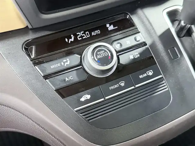 ホンダ フリード G 大阪府 2018(平30)年 4万km ルナシルバーM 純正ナビＴＶ　ＣＤ／Ｂｌｕｅｔｏｏｔｈ接続　バックカメラ　ＥＴＣ　ドライブレコーダー　片側パワスラ　アイドリングストップ　ハロゲンヘッドライト　スマートキー　プッシュスタート　ウォークスルー　禁煙車