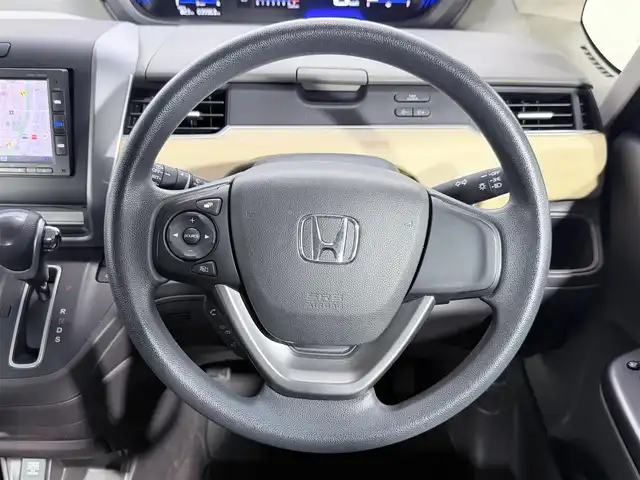 ホンダ フリード G 大阪府 2018(平30)年 4万km ルナシルバーM 純正ナビＴＶ　ＣＤ／Ｂｌｕｅｔｏｏｔｈ接続　バックカメラ　ＥＴＣ　ドライブレコーダー　片側パワスラ　アイドリングストップ　ハロゲンヘッドライト　スマートキー　プッシュスタート　ウォークスルー　禁煙車