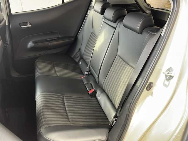 トヨタ アクア Z 徳島県 2021(令3)年 1.8万km クリアベージュメタリック Toyota Safety Sense（第２世代）/・プリクラッシュセーフティ/・レーントレーシングアシスト/・レーダークルーズコントロール/・ロードサインアシスト/・発進遅れ告知機能/・プロアクティブドライビングアシスト/・オートマチックハイビーム/パノラミックビューモニター/クリアランスソナー/ブラインドスポットモニター/純正ディスプレイオーディオナビ/AM.FM.Bluetooth.Miracast/フルセグ/ハーフレザーシート/パワーシート/シートヒーター/ステアリングヒーター/ビルトインETC/LEDヘッドライト/フォグランプ/プッシュスタート/スマートキー