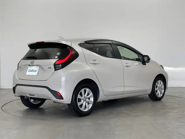 トヨタ アクア Z 埼玉県 2021(令3)年 1.8万km クリアベージュメタリック Toyota Safety Sense（第２世代）/・プリクラッシュセーフティ/・レーントレーシングアシスト/・レーダークルーズコントロール/・ロードサインアシスト/・発進遅れ告知機能/・プロアクティブドライビングアシスト/・オートマチックハイビーム/パノラミックビューモニター/クリアランスソナー/ブラインドスポットモニター/純正ディスプレイオーディオナビ/AM.FM.Bluetooth.Miracast/フルセグ/ハーフレザーシート/パワーシート/シートヒーター/ステアリングヒーター/ビルトインETC/LEDヘッドライト/フォグランプ/プッシュスタート/スマートキー