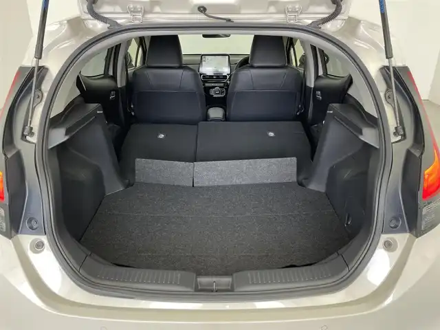 トヨタ アクア Z 埼玉県 2021(令3)年 1.8万km クリアベージュメタリック Toyota Safety Sense（第２世代）/・プリクラッシュセーフティ/・レーントレーシングアシスト/・レーダークルーズコントロール/・ロードサインアシスト/・発進遅れ告知機能/・プロアクティブドライビングアシスト/・オートマチックハイビーム/パノラミックビューモニター/クリアランスソナー/ブラインドスポットモニター/純正ディスプレイオーディオナビ/AM.FM.Bluetooth.Miracast/フルセグ/ハーフレザーシート/パワーシート/シートヒーター/ステアリングヒーター/ビルトインETC/LEDヘッドライト/フォグランプ/プッシュスタート/スマートキー