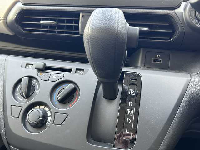 日産 デイズ B 兵庫県 2022(令4)年 0.7万km ブラック ワンオーナー/USB/Bluetooth/バックカメラ/衝突軽減ブレーキ/前後コーナーセンサー/オートライト/オートハイビーム/電動格納ミラー/純正フロアマット/純正ドアバイザー/取扱説明書・保証書