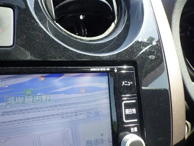 日産 ノート メダリスト X 千葉県 2017(平29)年 4.3万km シャイニングブルー エマージェンシーブレーキ/純正SDナビ/地デジTV/【DVD/CD再生機能】/バックカメラ/ハーフレザーシート/ドライブレコーダー/革巻きステアリング/ETC/ウインカーミラー/インテリジェントキー
