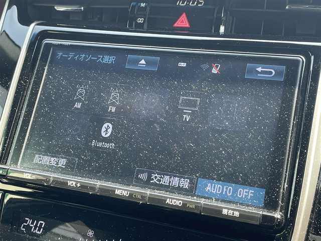 トヨタ ハリアー ハイブリッド プレミアム 道東・釧路十勝 2017(平29)年 11.8万km ホワイトパールクリスタルシャイン 4WD/モデリスタフロントグリル/モデリスタフロントスポイラー/モデリスタサイドスカート/モデリスタリヤスタイリングキット/純正ナビ/(AM FM BT CD DVD フルセグTV)/バックカメラ/パワーシート/クルーズコントロール/パワーバックドア/純正AW付夏タイヤ4本積込/ビルトインETC/プッシュスタート/スマートキー/LEDヘッドライト/フォグランプ/革巻きステアリング/ドアバイザー/社外マフラー/コンビハンドル