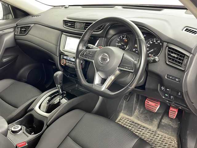 日産 エクストレイル 20X 道央・札幌 2019(令1)年 2.7万km バーニングレッド ・社外ナビ&CD&DVD&SD&BT/・パワーバックドア/・エマージェンシーブレーキ/・車線逸脱警報/・アイドリングストップ/・横滑り防止装置/・ステアリングスイッチ/・2WD/4WD切替/・電動格納ミラー/・プッシュスタート/・社外フロアマット/・LEDヘッドライト/・オートライト/・スマートキー/・スペアキー/・取扱説明書/・社外AW冬タイヤ積込