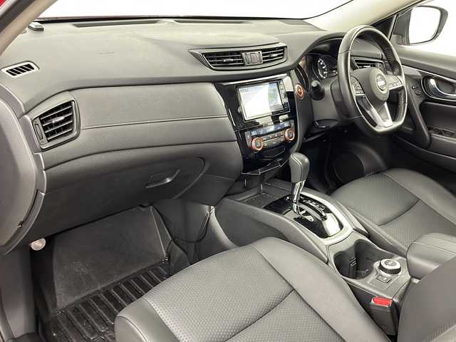 日産 エクストレイル 20X 道央・札幌 2019(令1)年 2.7万km バーニングレッド ・社外ナビ&CD&DVD&SD&BT/・パワーバックドア/・エマージェンシーブレーキ/・車線逸脱警報/・アイドリングストップ/・横滑り防止装置/・ステアリングスイッチ/・2WD/4WD切替/・電動格納ミラー/・プッシュスタート/・社外フロアマット/・LEDヘッドライト/・オートライト/・スマートキー/・スペアキー/・取扱説明書/・社外AW冬タイヤ積込