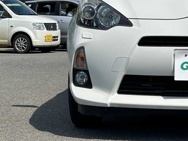 トヨタ アクア G ブラックソフトレザーセレ 山形県 2014(平26)年 5.8万km ライムホワイトパールクリスタルシャイン 純正HDDナビ/　　【CD　DVD　BT　ワンセグ　AUX】/LEDオートライト/フォグランプ/レザーシート/15インチアルミホイール/純正フロアマット/電動格納ウィンカーミラー/スマートキー/ETC