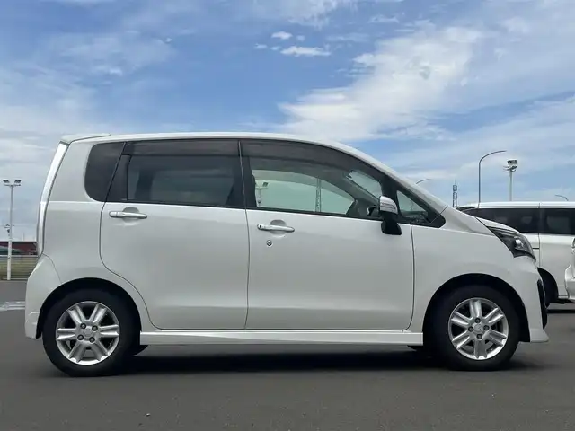 スバル ステラ カスタム R 道北・旭川 2013(平25)年 6.5万km パールホワイトⅢ (株)IDOMが運営する【じしゃロン旭川店】の自社ローン専用車両になります。こちらは現金またはオートローンご利用時の価格です。自社ローンご希望の方は別途その旨お申付け下さい/　/・社外ナビ(CD/DVD/BT/SD/フルセグ)/・ETC/・プッシュスタート/・スマートキー１個/・フォグランプ/・積込サマー 純正AW155/65R14/・取扱説明書