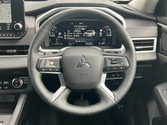 三菱 アウトランダー ＰＨＥＶ G 道南・函館 2023(令5)年 1.2万km ホワイトダイヤモンド ・純正9型ディスプレイオーディオ/・フルセグTV/・ドライブレコーダー前後/・全方位カメラ/・ETC2.0/・AC1500W/・BOSEプレミアムサウンド/・電動リアゲート/・前席シートヒーター/・運転席パワーシート/・ベースキャリア/ルーフボックス/・衝突被害軽減システム/・レーダークルーズコントロール/・レーンキープアシスト/・ブラインドスポットモニター/・クリアランスソナー/・置くだけ充電/・LEDヘッドライト/・フロントフォグランプ/・オートライト/・スマートキー/・エンジンプッシュスタート
