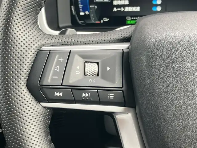 三菱 アウトランダー ＰＨＥＶ G 道南・函館 2023(令5)年 1.2万km ホワイトダイヤモンド ・純正9型ディスプレイオーディオ/・フルセグTV/・ドライブレコーダー前後/・全方位カメラ/・ETC2.0/・AC1500W/・BOSEプレミアムサウンド/・電動リアゲート/・前席シートヒーター/・運転席パワーシート/・ベースキャリア/ルーフボックス/・衝突被害軽減システム/・レーダークルーズコントロール/・レーンキープアシスト/・ブラインドスポットモニター/・クリアランスソナー/・置くだけ充電/・LEDヘッドライト/・フロントフォグランプ/・オートライト/・スマートキー/・エンジンプッシュスタート