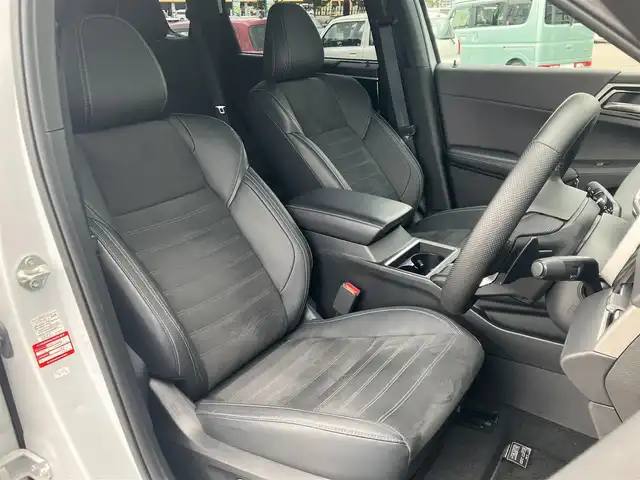 三菱 アウトランダー ＰＨＥＶ G 道南・函館 2023(令5)年 1.2万km ホワイトダイヤモンド ・純正9型ディスプレイオーディオ/・フルセグTV/・ドライブレコーダー前後/・全方位カメラ/・ETC2.0/・AC1500W/・BOSEプレミアムサウンド/・電動リアゲート/・前席シートヒーター/・運転席パワーシート/・ベースキャリア/ルーフボックス/・衝突被害軽減システム/・レーダークルーズコントロール/・レーンキープアシスト/・ブラインドスポットモニター/・クリアランスソナー/・置くだけ充電/・LEDヘッドライト/・フロントフォグランプ/・オートライト/・スマートキー/・エンジンプッシュスタート