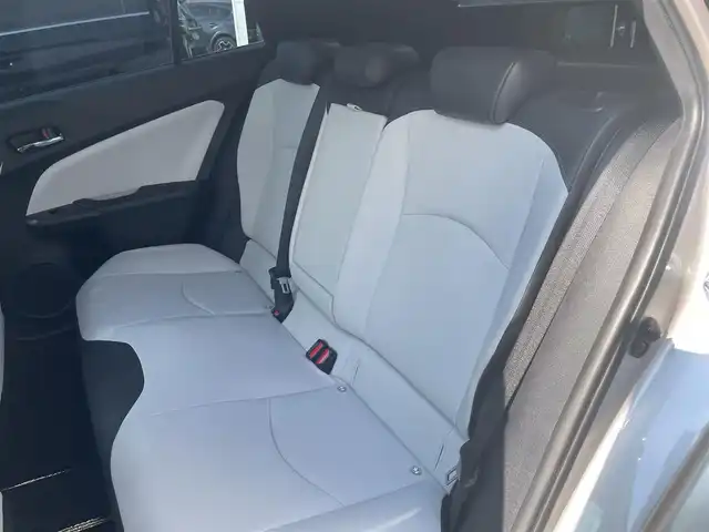 トヨタ プリウス A ツーリングセレクション 愛媛県 2019(平31)年 4.4万km スティールブロンドM 純正7型ナビ(AM/FM/CD/DVD/BT/ワンセグTV)/バックカメラ/白革温電動シート/トヨタセーフティセンス/レーダークルーズコントロール/ブラインドスポットモニター/ヘッドアップディスプレイ/衝突被害軽減装置/車線逸脱防止装置/パーキングアシスト/ヒートミラー/電格ミラー/純正ドアバイザー/ステアリングリモコン/後付けドリンクホルダー/PWR/NORMAL/ECO/トノカバー/現状サマー(純正AW)(215/45/R17)/PIRELLI P8FS