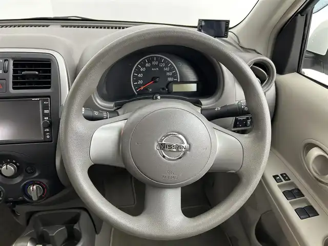 日産 マーチ 12X FOUR Vセレクション 道央・札幌 2019(平31)年 4.6万km ブリリアントホワイトパール ・４WD/・純正メモリナビ/・CD／Bluetooth／SD/・バックカメラ/・社外前後ドライブレコーダー/・ETC/・純正エンジンスターター/・２WD⇔４WD切替/・横滑り防止装置/・ハロゲンライト/・オートライト/・ヘッドライトレベライザー/・フォグランプ/・純正フロアマット/・ドアバイザー/・積込スタッドレス社外AW【165／60／R14】/・スマートキー/・プッシュスタート/・スペアキー/・取扱説明書/・保証書