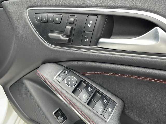 メルセデス・ベンツ ＣＬＡ４５ 4マチック 新潟県 2014(平26)年 4.6万km パール 純正ナビ/（DTV/CD/Bluetooth）/衝突軽減/レーンキープアシスト/クルーズコントロール/BSM/バックカメラ/コーナーセンサー/パドルシフト/ドライブレコーダー/レザーシート/シートヒーター/パワーシート/シートメモリ/フロアマット/LEDヘッドライト/フォグランプ/ウィンカーミラー