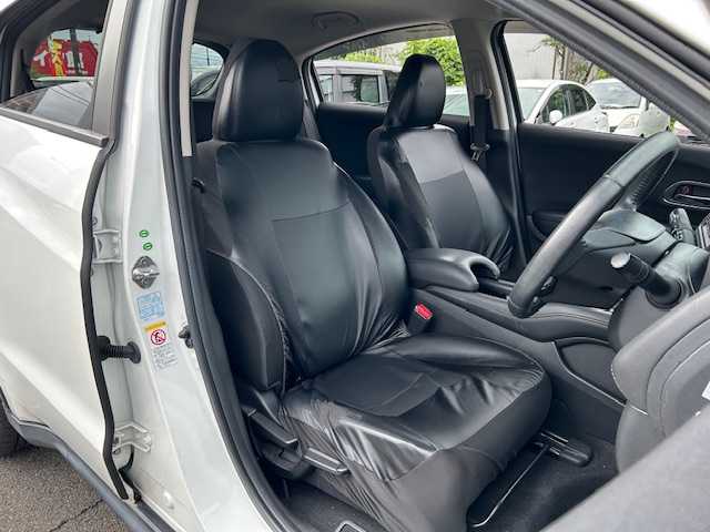 ホンダ ヴェゼル X 静岡県 2014(平26)年 7.4万km ホワイトオーキッドパール 社外メモリナビ/フルセグテレビ/Bluetooth/バックカメラ/スマートキー/プッシュスタート/純正フロアマット/ETC/オートライト