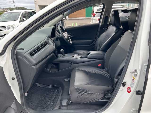 ホンダ ヴェゼル X 静岡県 2014(平26)年 7.4万km ホワイトオーキッドパール 社外メモリナビ/フルセグテレビ/Bluetooth/バックカメラ/スマートキー/プッシュスタート/純正フロアマット/ETC/オートライト