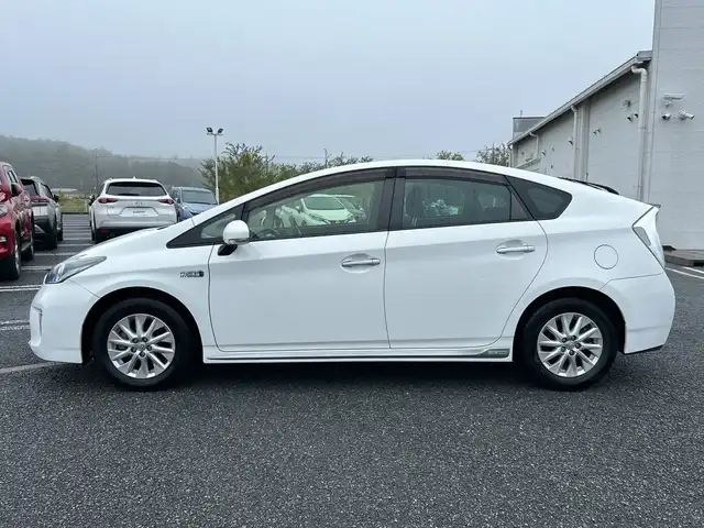トヨタ プリウス ＰＨＶ S 千葉県 2015(平27)年 1.8万km スーパーホワイトⅡ ナビAVIC-RZ301 ドラレコ AC100Vコンセント シートヒーター ステアリングヒーター DVD 充電ケーブル車載 スマートキー プッシュスタート マット バイザー HID オートライト