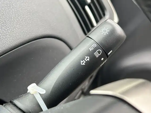 トヨタ プリウス ＰＨＶ S 千葉県 2015(平27)年 1.8万km スーパーホワイトⅡ ナビAVIC-RZ301 ドラレコ AC100Vコンセント シートヒーター ステアリングヒーター DVD 充電ケーブル車載 スマートキー プッシュスタート マット バイザー HID オートライト