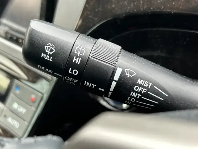 トヨタ プリウス ＰＨＶ S 千葉県 2015(平27)年 1.8万km スーパーホワイトⅡ ナビAVIC-RZ301 ドラレコ AC100Vコンセント シートヒーター ステアリングヒーター DVD 充電ケーブル車載 スマートキー プッシュスタート マット バイザー HID オートライト