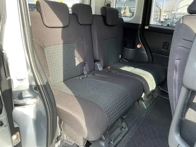 トヨタ ルーミー カスタムG 青森県 2020(令2)年 5.6万km ブライトシルバーM ４WD/純正ナビ/フルセグTV/CD/DVD/BT/衝突軽減ブレーキ/レーダークルーズコントロール/コーナーセンサー/ドライブレコーダー/ETC/両側パワースライドドア/全方位カメラ/電動パーキングブレーキ/オートホールド/電動格納ウインカーミラー/ドアバイザー/ステアリングスイッチ/14インチ純正AW/プッシュスタート/LEDオートライト/スマートキー×２